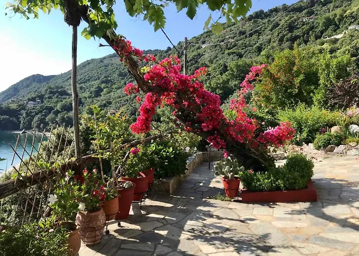 Daenerys In Agios Ioannis Papa Nero Άγιος Ιωάννης