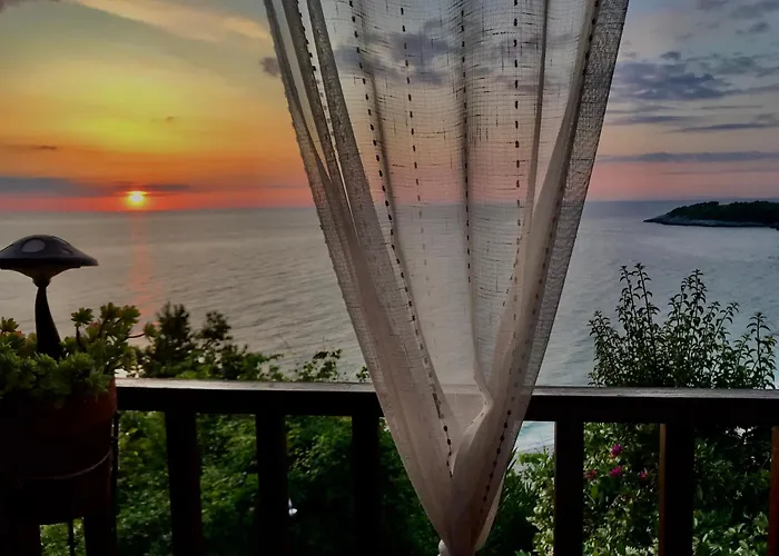 Daenerys In Agios Ioannis Papa Nero Άγιος Ιωάννης